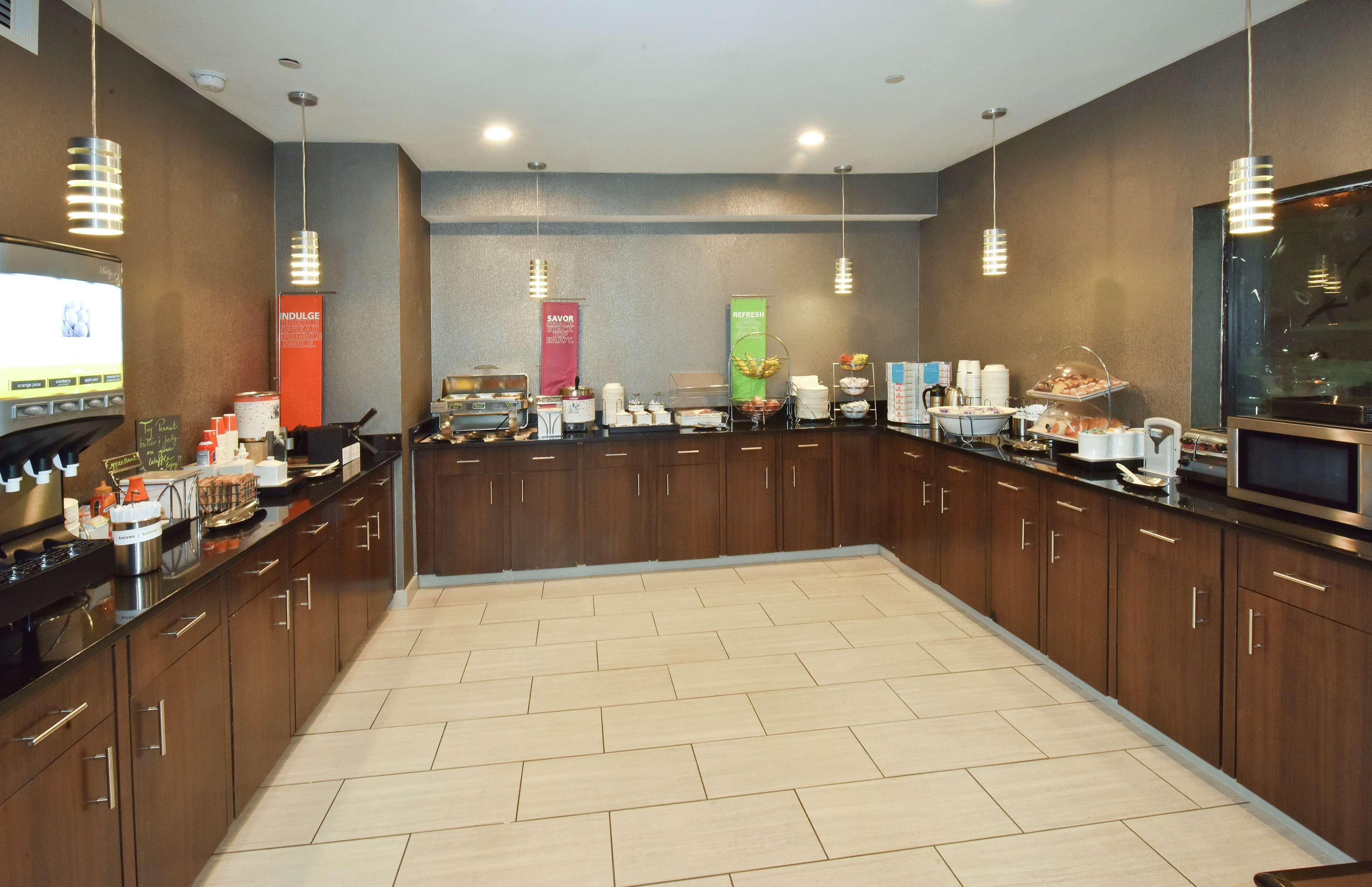 Hampton Inn Madison Extérieur photo