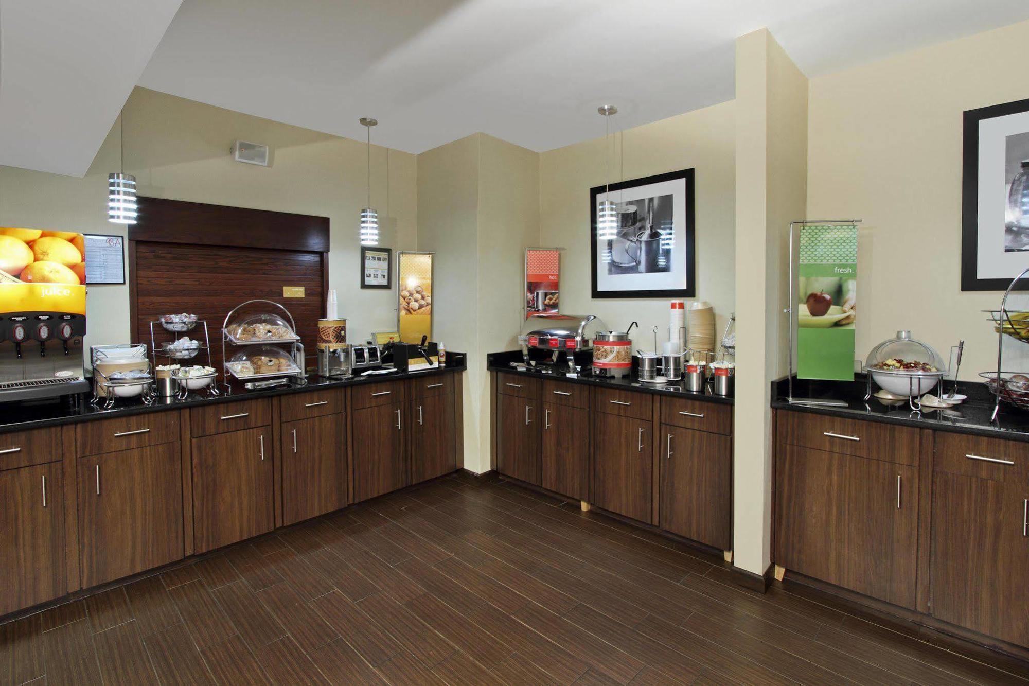 Hampton Inn Madison Extérieur photo